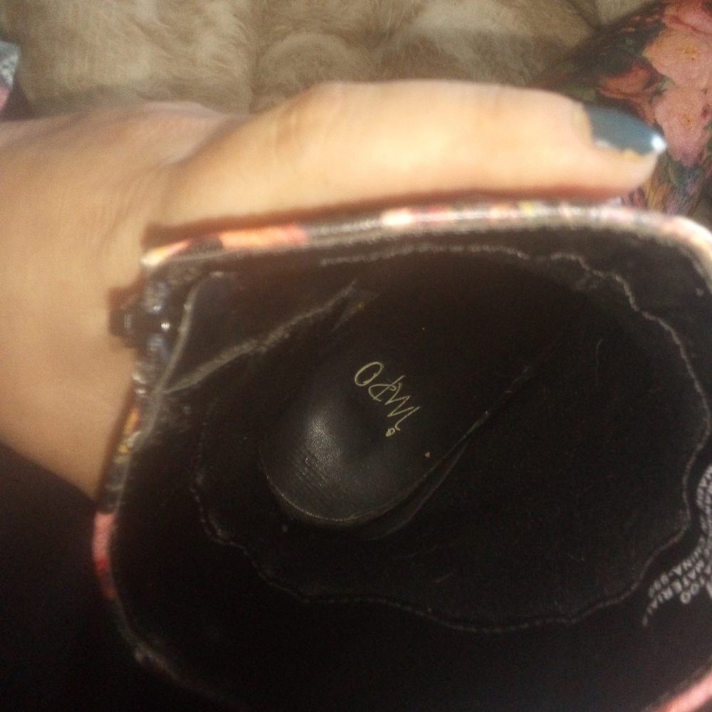 Heels - Picture 4 of 6